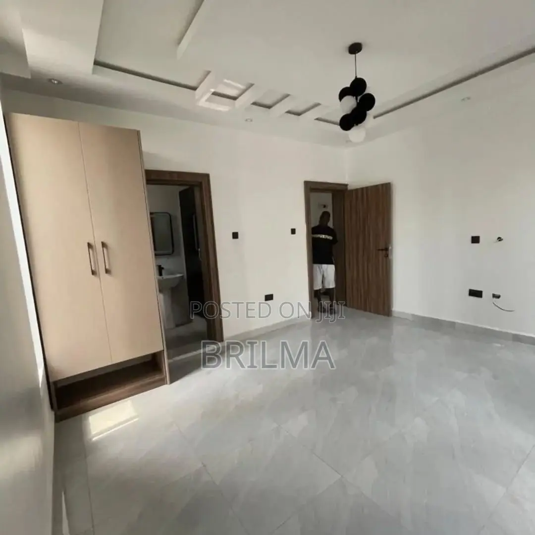 5bdrm Mansion in Apo Resettlement for sale in Apo Resettlement