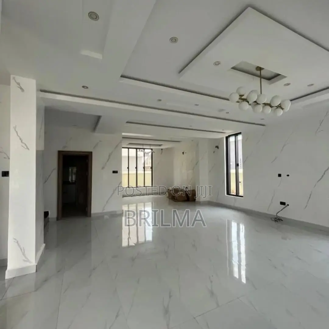 5bdrm Mansion in Apo Resettlement for sale in Apo Resettlement