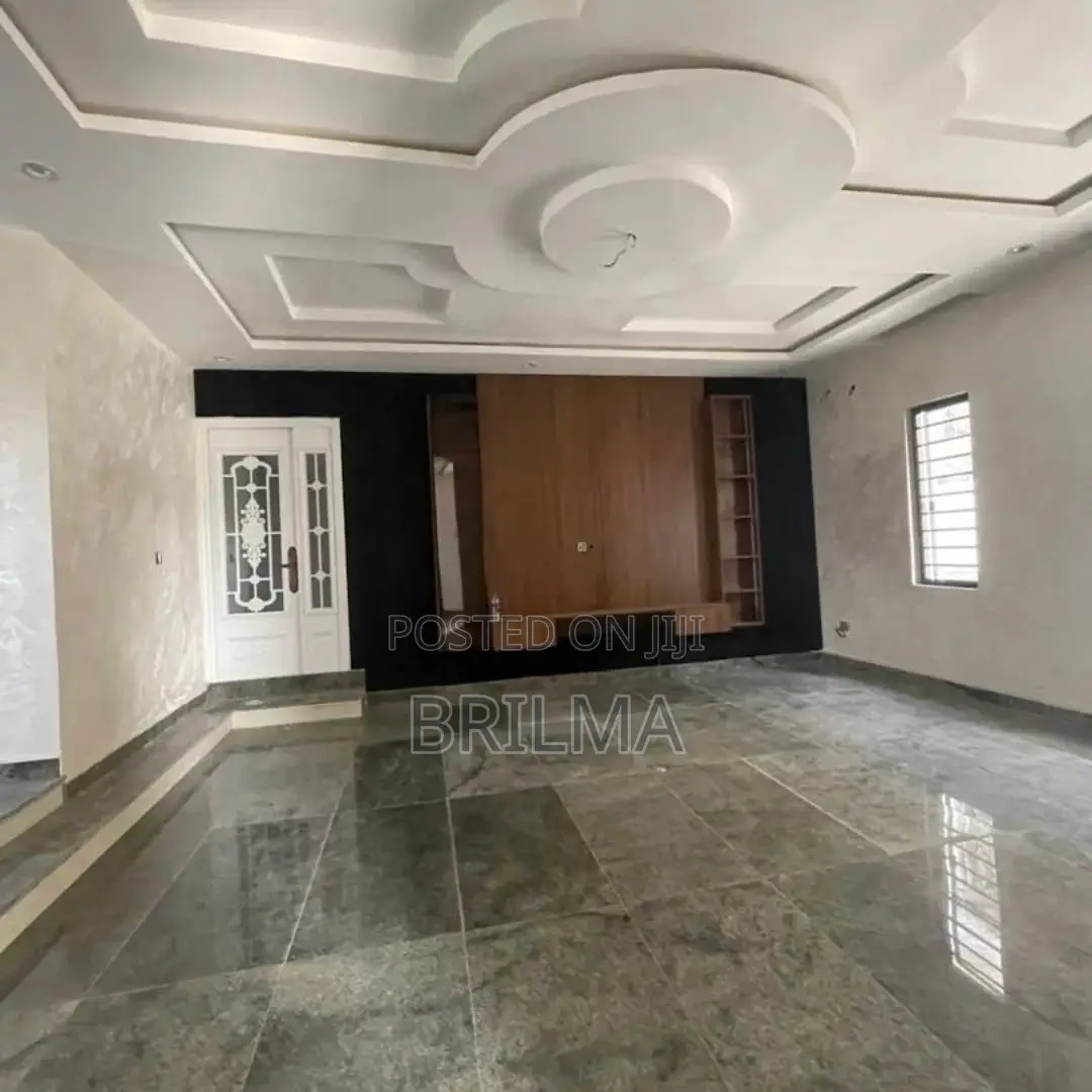 5bdrm Duplex in Apo Resettlement for sale in Apo Resettlement