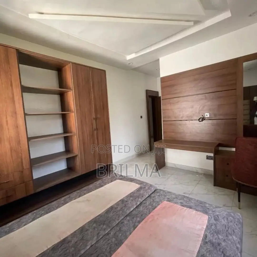 5bdrm Duplex in Apo Resettlement for sale in Apo Resettlement