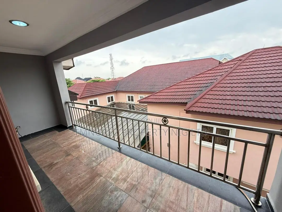3bdrm Apartment in Lekki Phase 1 for rent in Lekki