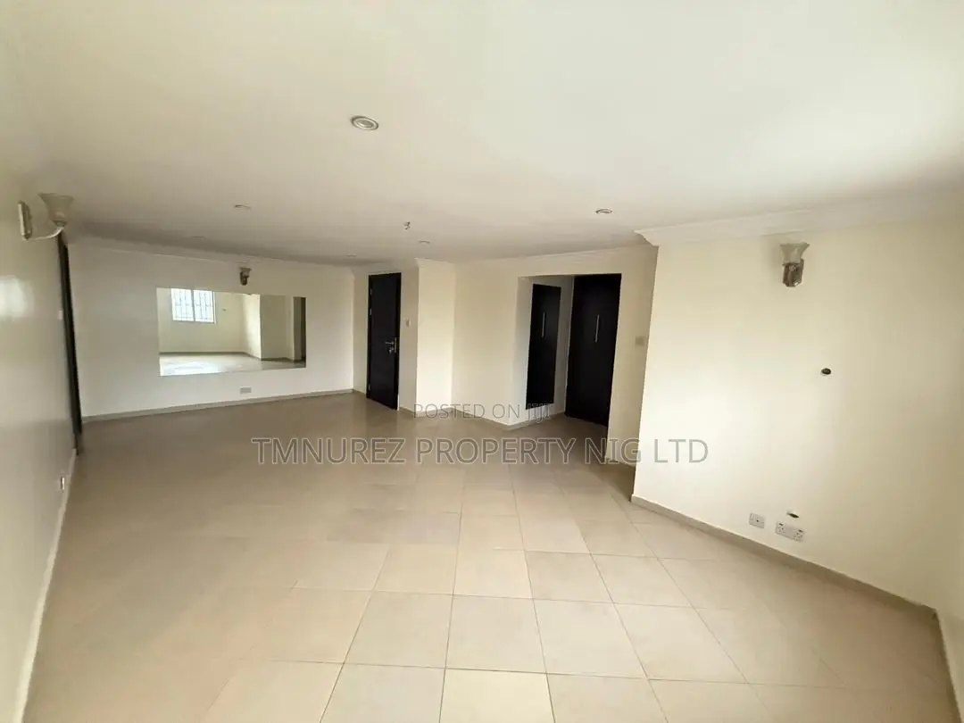 2bdrm Apartment in Lekki Phase 1 for rent in Lekki