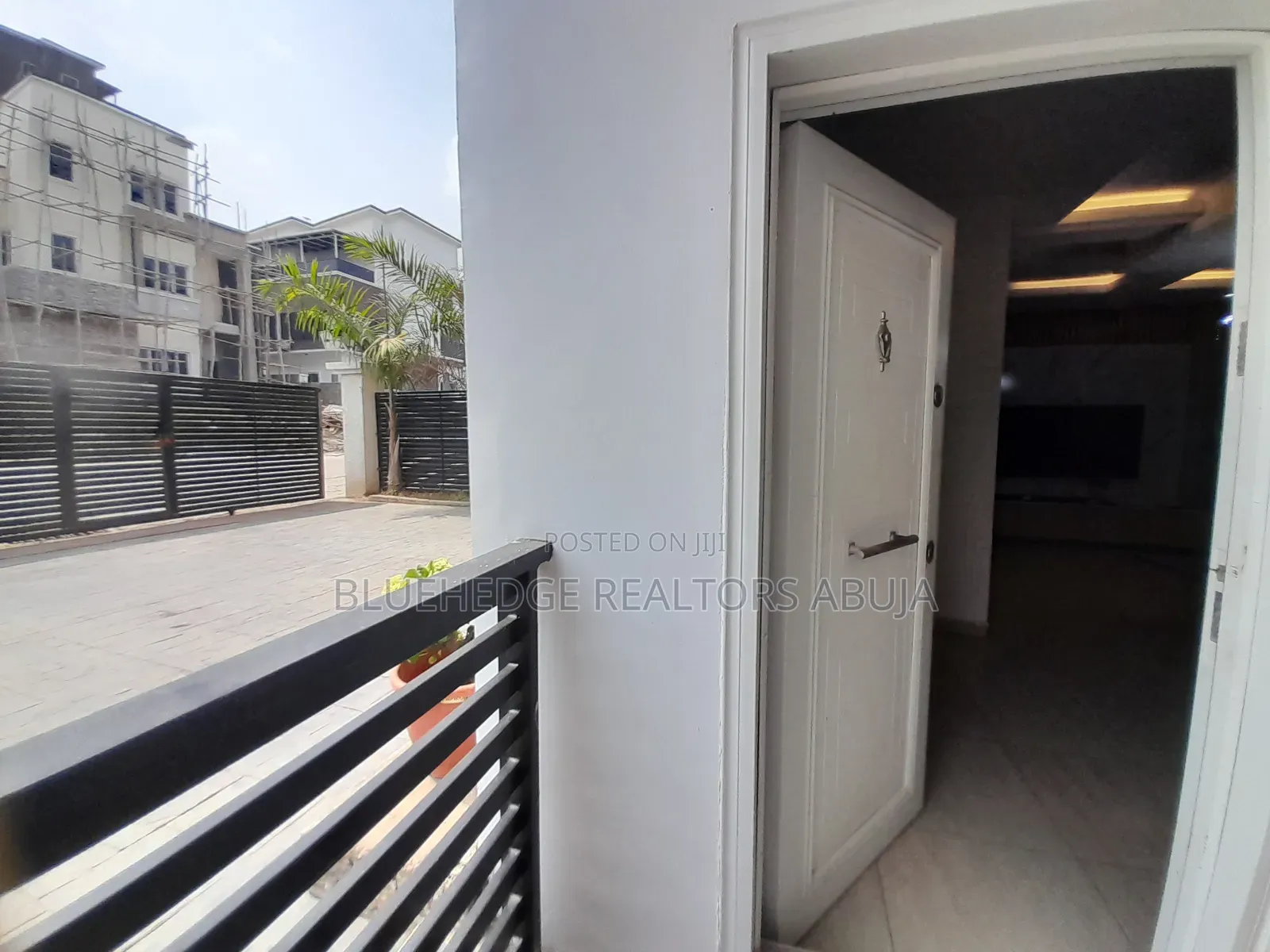 Brand-New Luxury 2-Bedroom Apartment With en-Suite Rooms in Guzape District