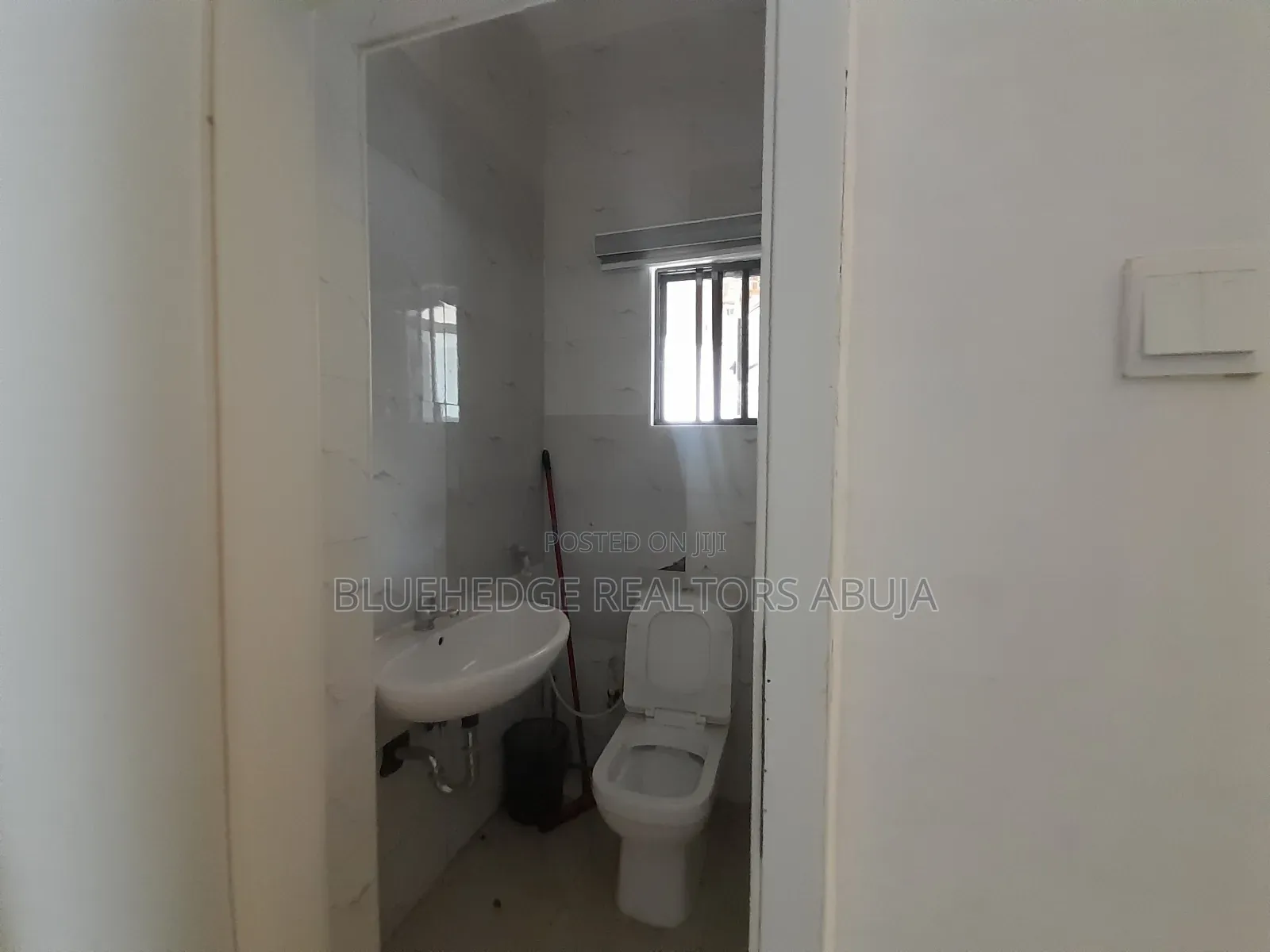 Brand-New Luxury 2-Bedroom Apartment With en-Suite Rooms in Guzape District