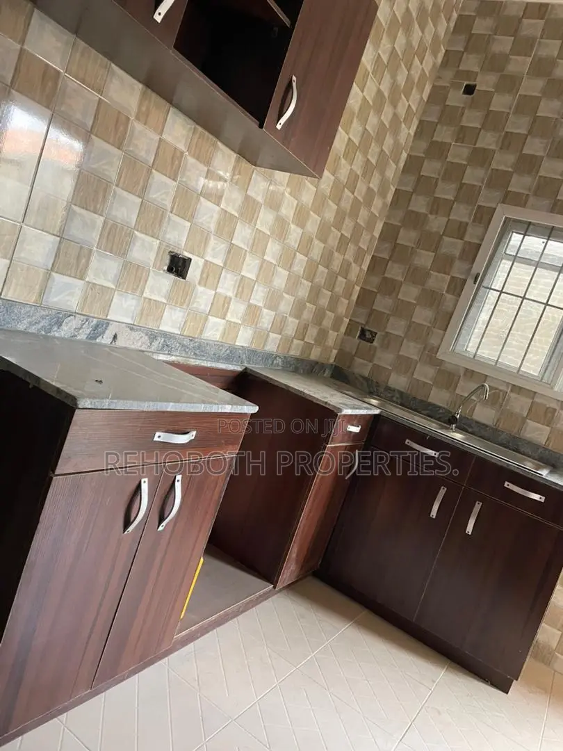 2bdrm Bungalow in Elebu, Akala Express for rent in Akala Express