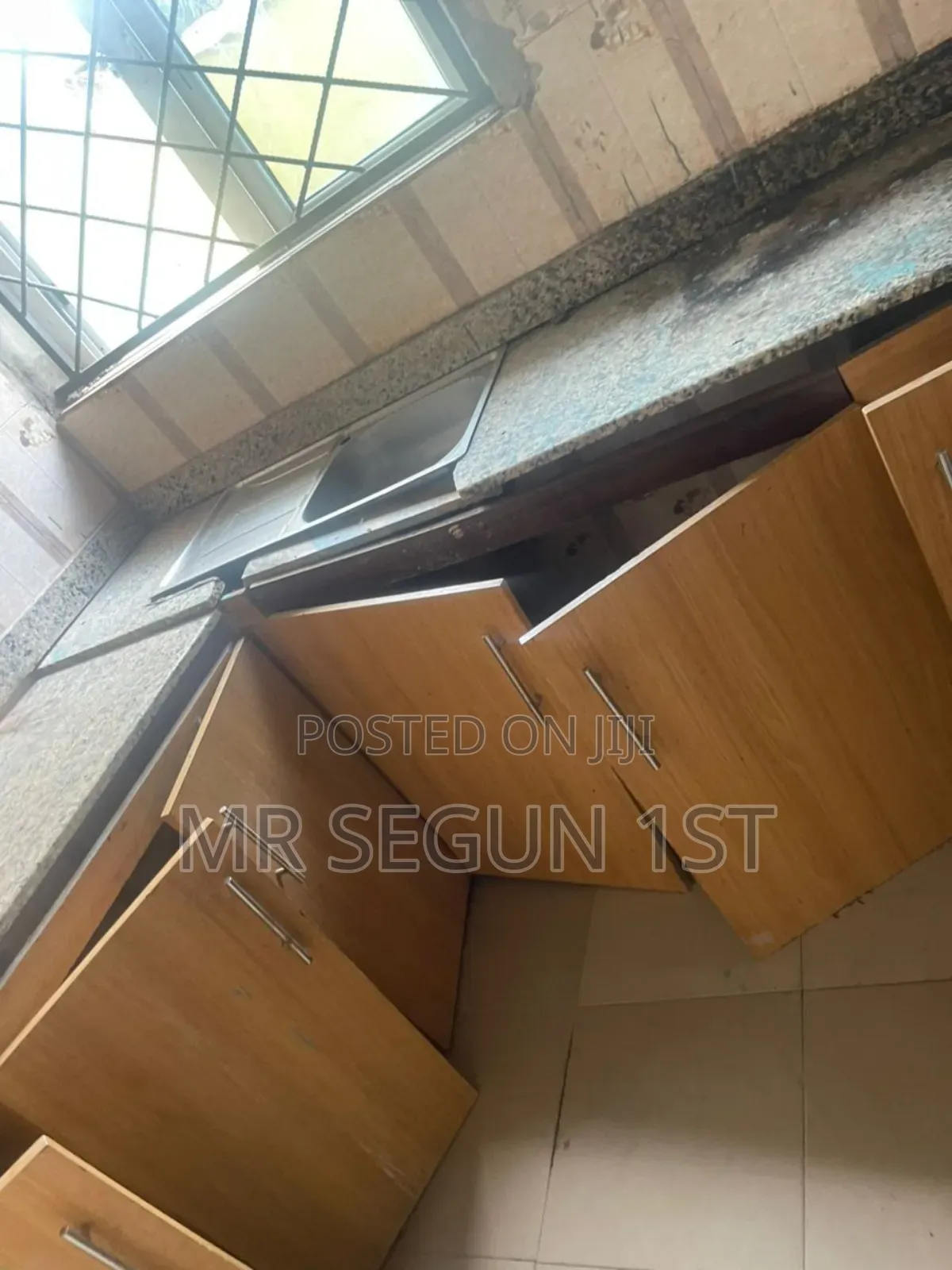 12bdrm House in Arapaja Estate for sale in Oluyole Estate