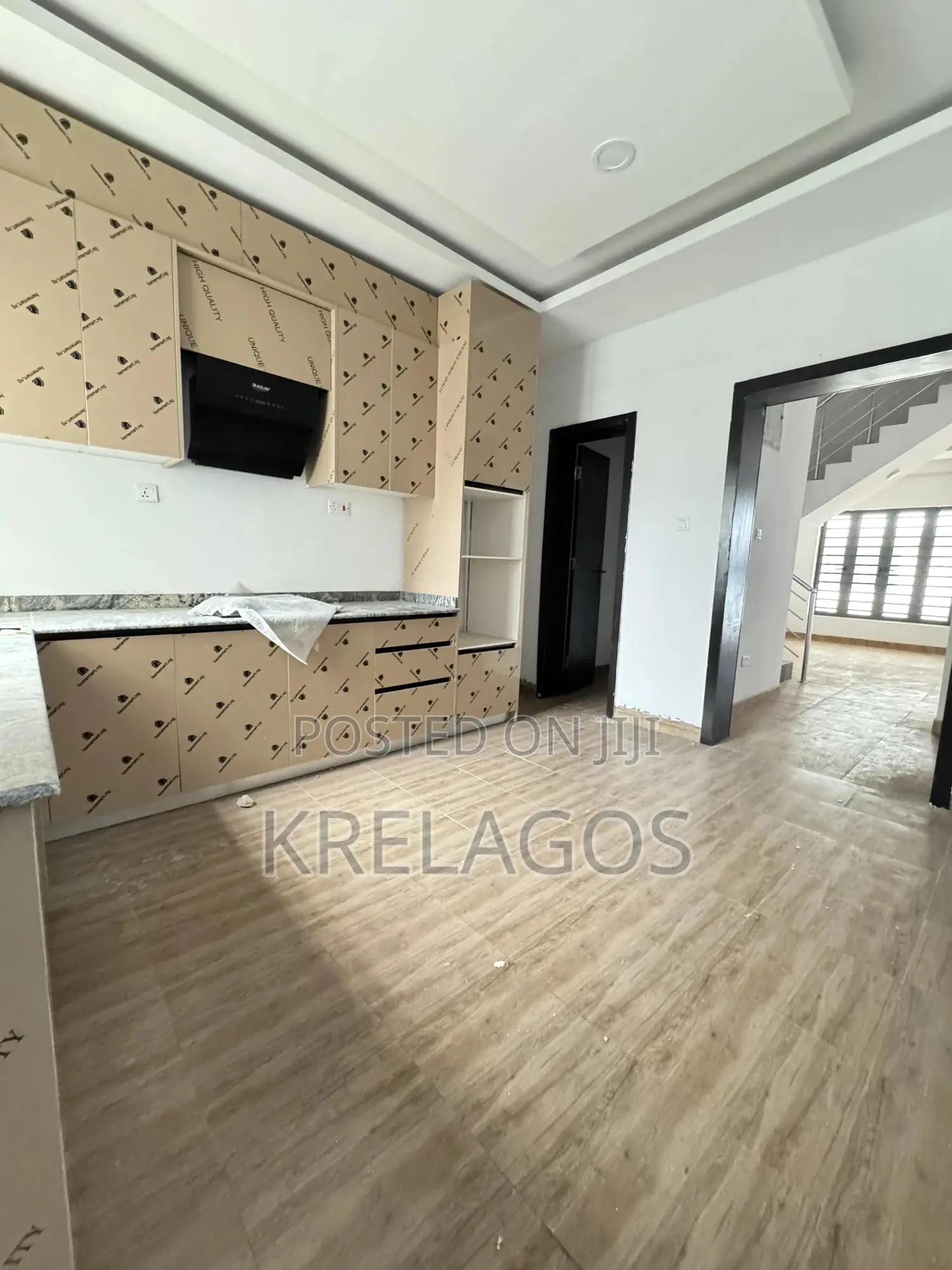 4bdrm Duplex in Orchid, Chevron for sale in Chevron