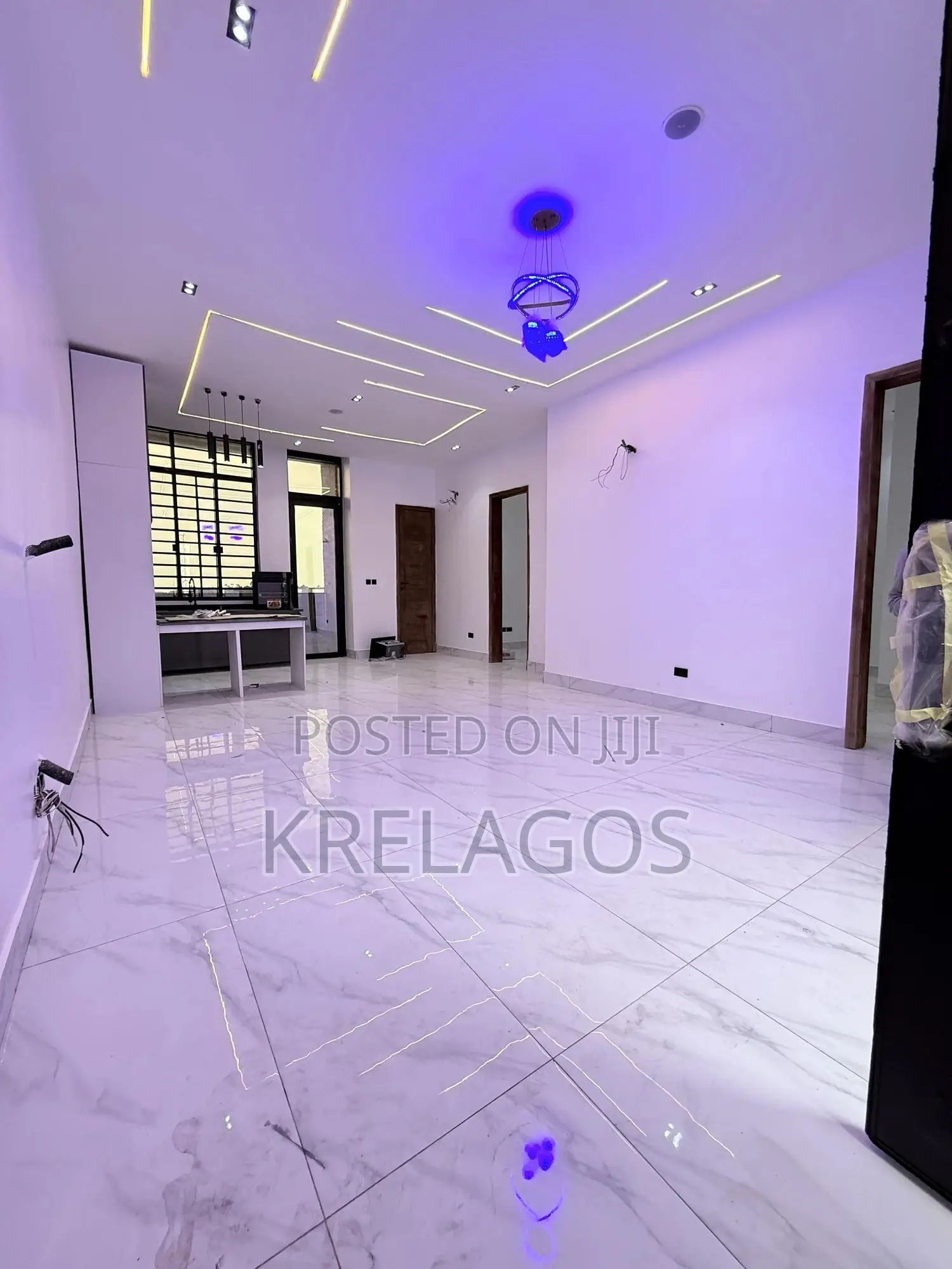2bdrm Apartment in Chevron Toll Gate for sale in Chevron