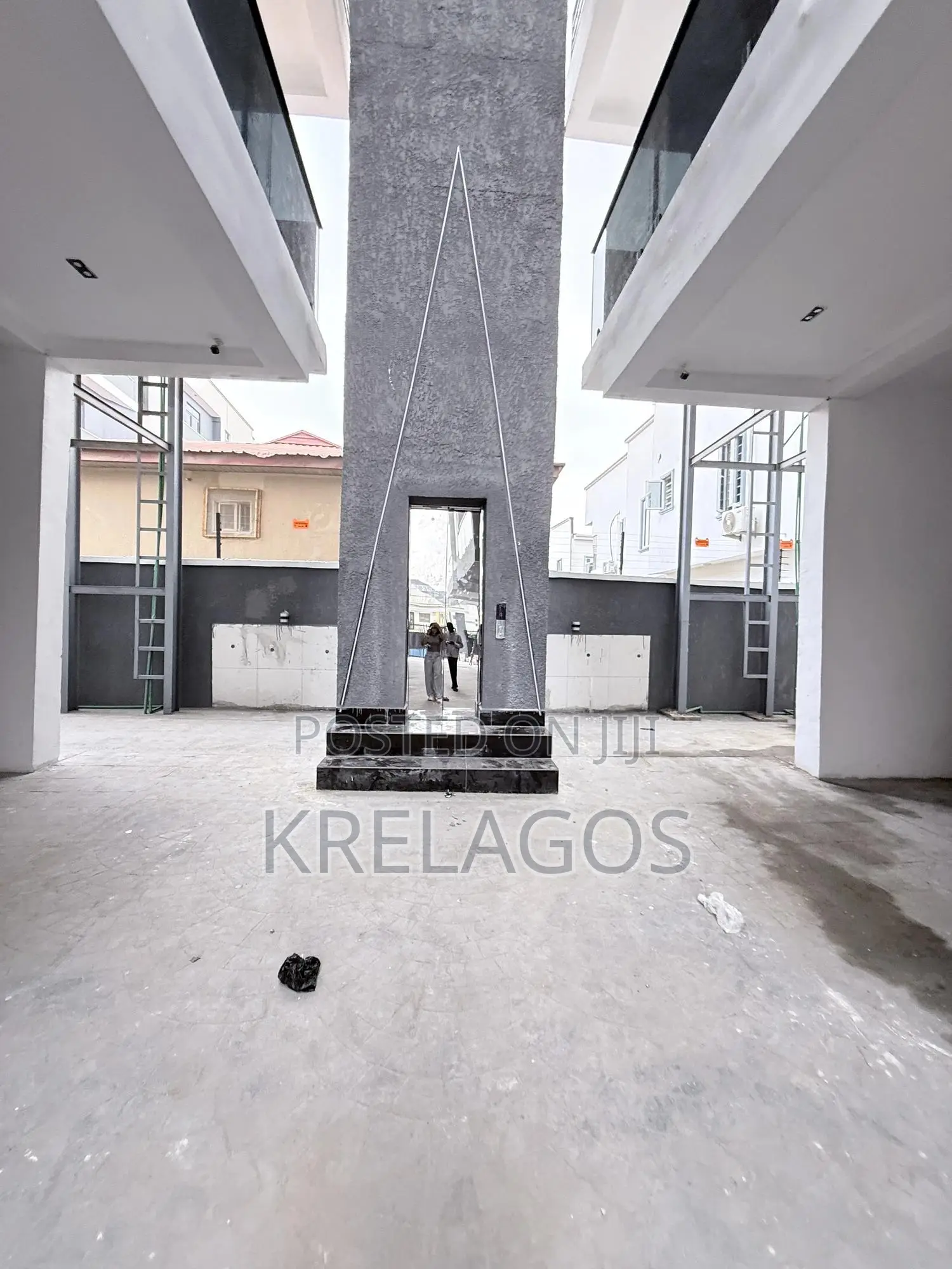2bdrm Apartment in Chevron Toll Gate for sale in Chevron