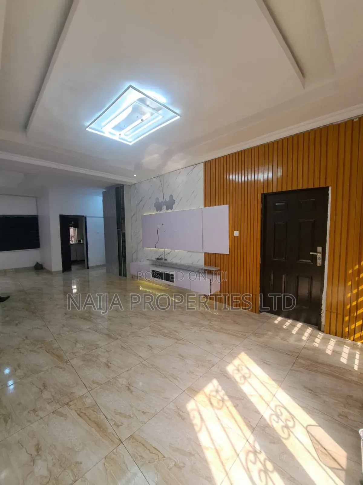 2bdrm Apartment in Chisco-Ikate, Lekki for rent in Lekki