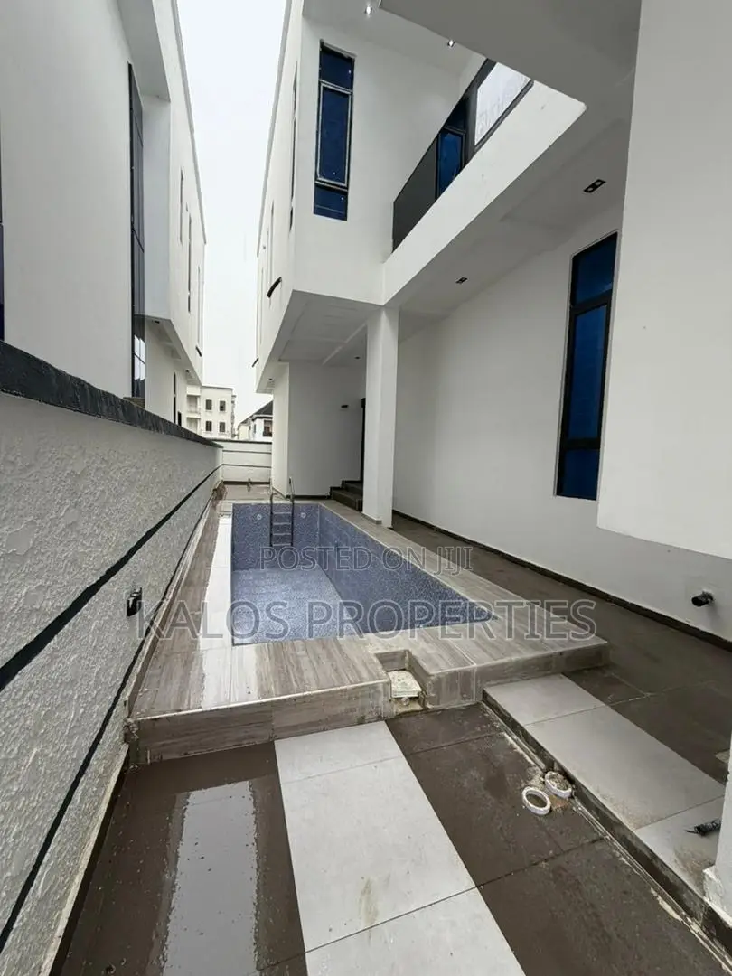 5bdrm Duplex in Vgc for sale in VGC / Ajah