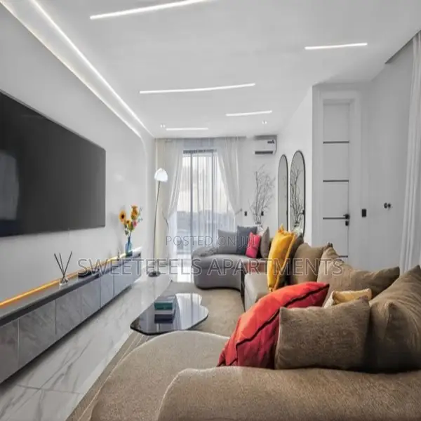 Luxe 2bedroom Penthouse Apartment in Ikate