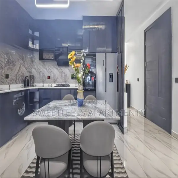 Luxe 2bedroom Penthouse Apartment in Ikate