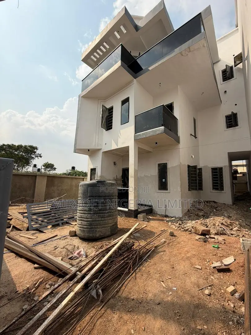 4bdrm Duplex in Carlton Gate, Akobo for sale in Akobo