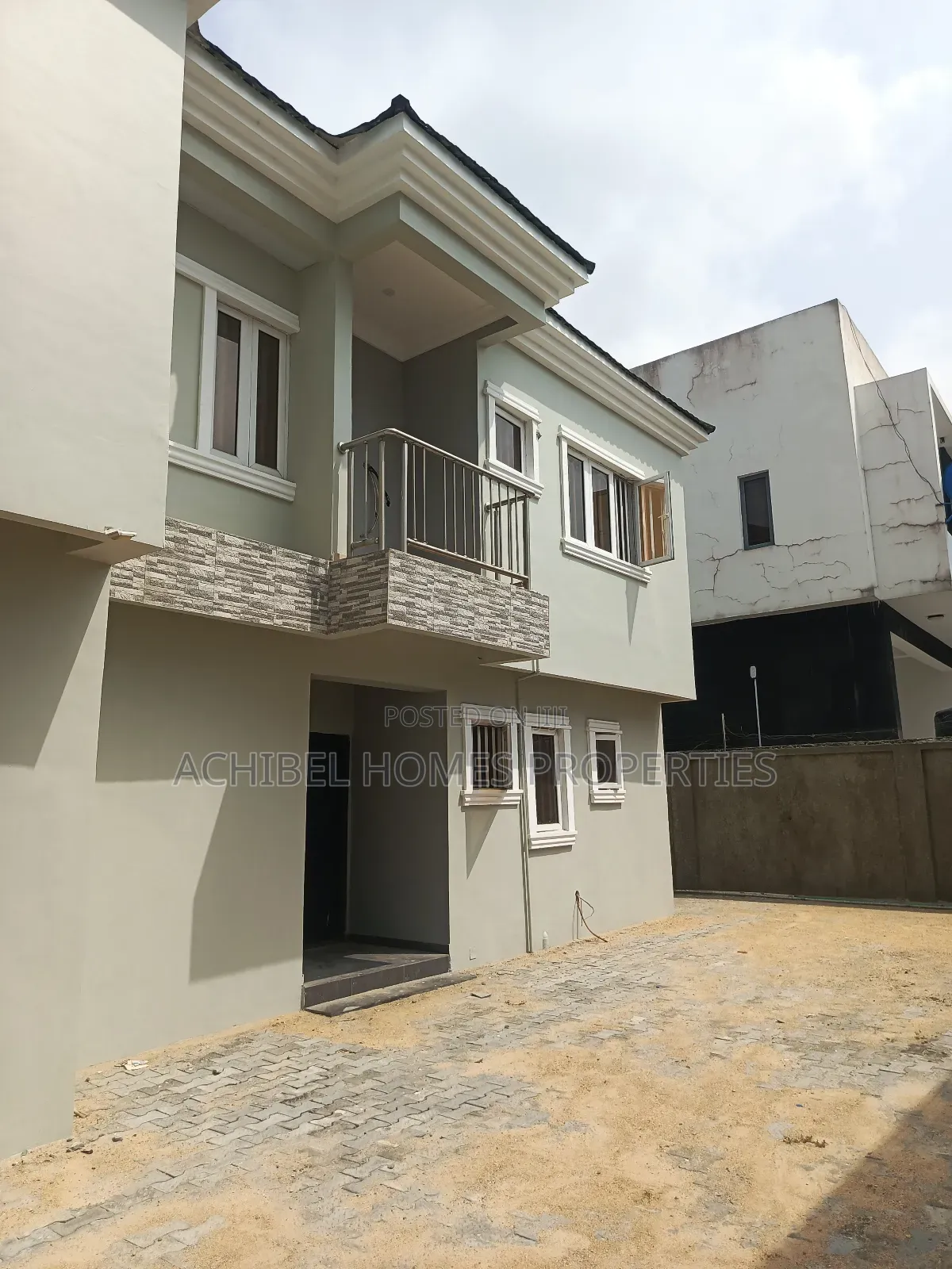 4bdrm Duplex in Near Agungi Estate, Lekki Phase 2 for rent in Lekki Phase 2