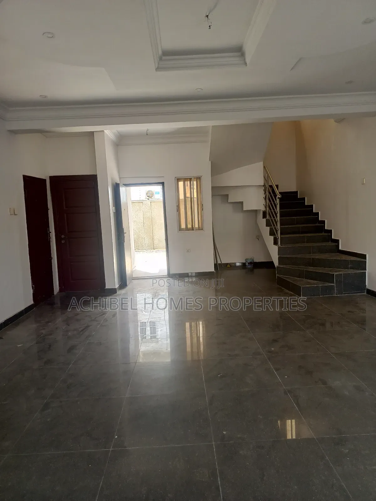 4bdrm Duplex in Near Agungi Estate, Lekki Phase 2 for rent in Lekki Phase 2
