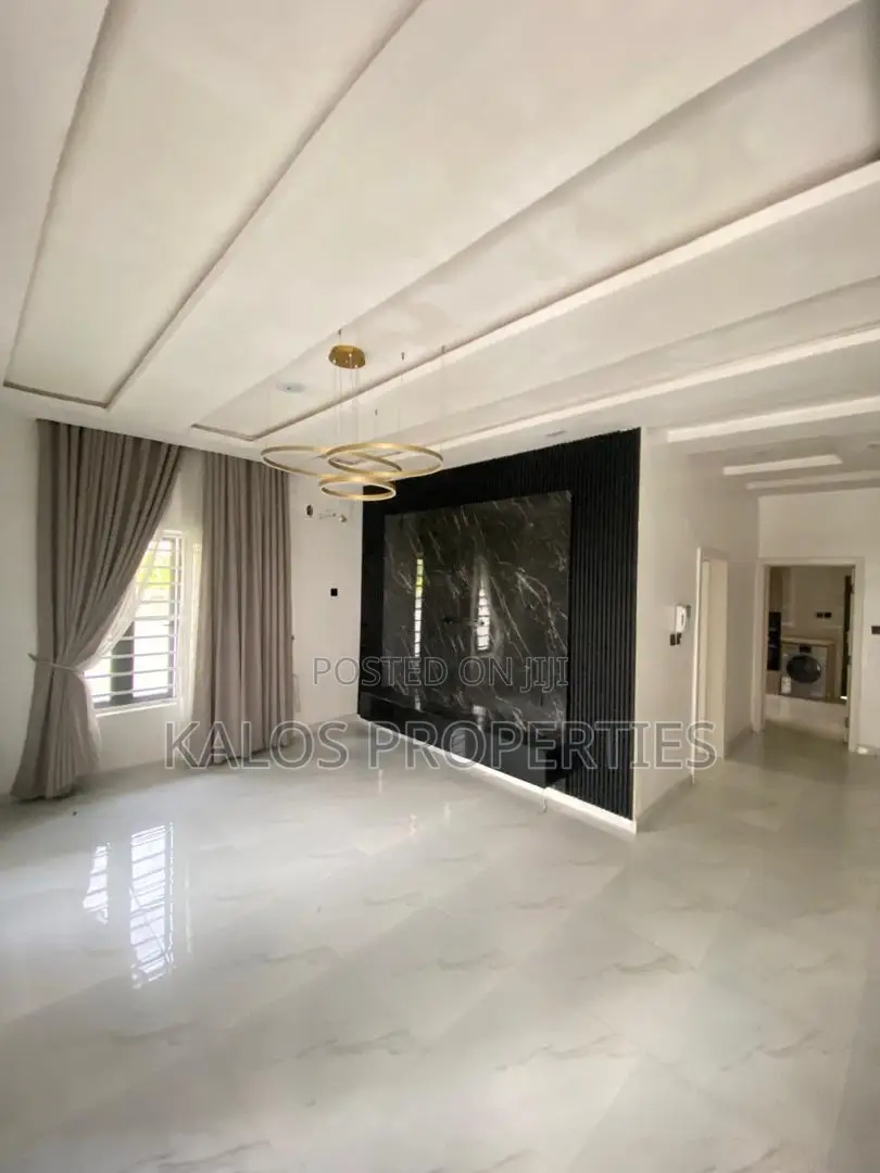 5bdrm Duplex in Chevron Lekki for rent in Chevron
