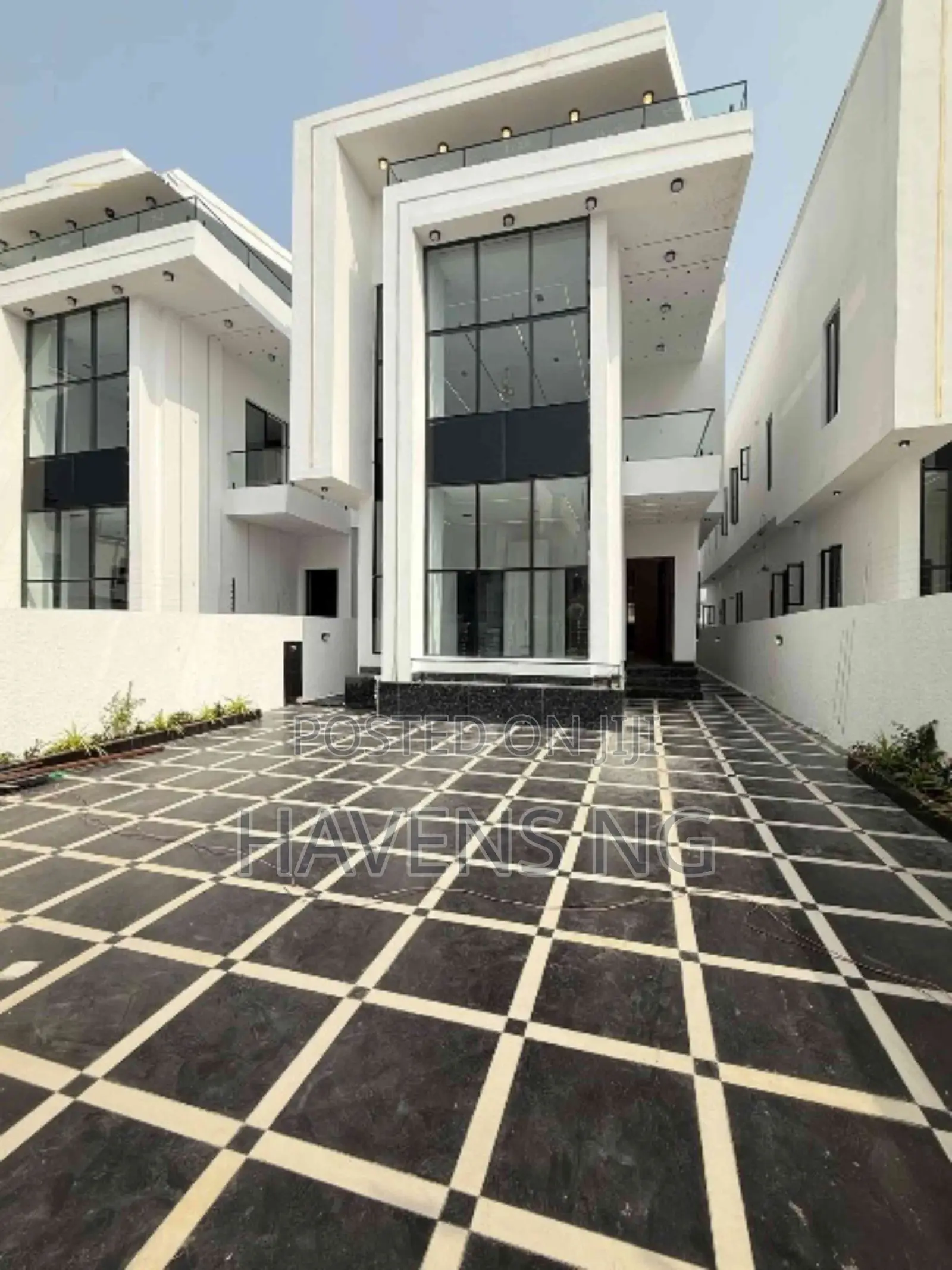 5bdrm Duplex in Lekki Phase 2 for sale in Lekki Phase 2