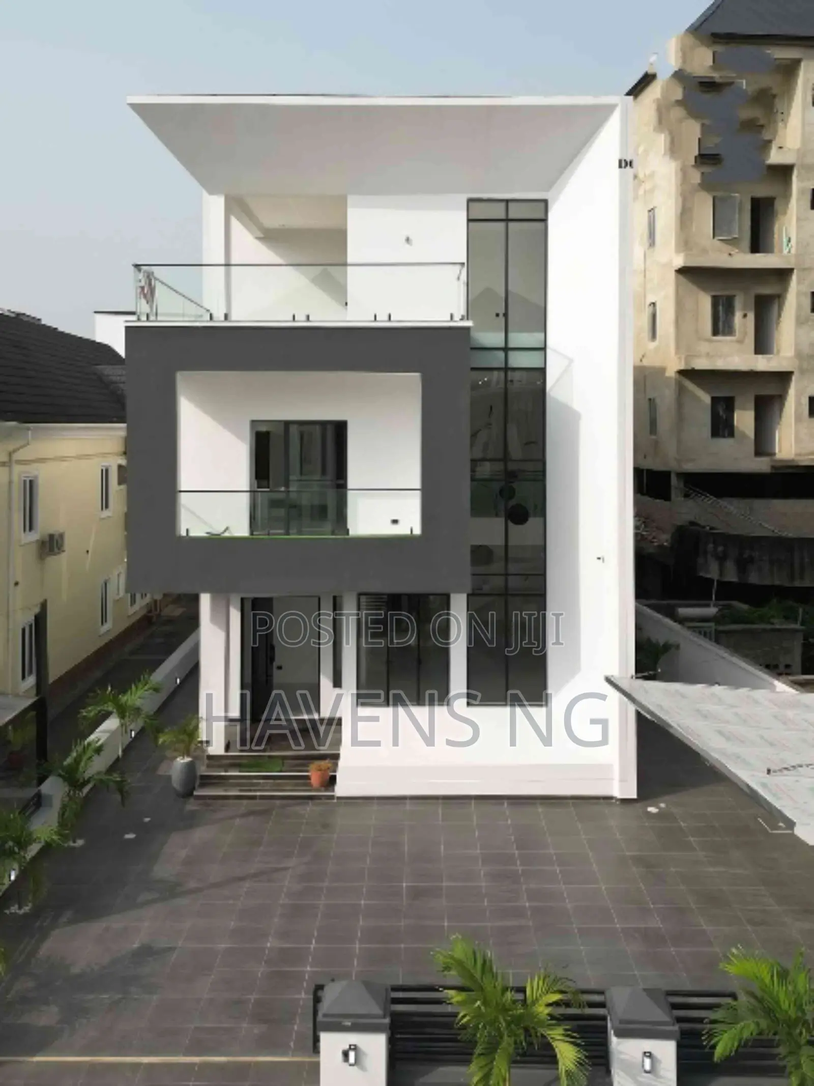 6bdrm Duplex in Ikota for sale in Ikota