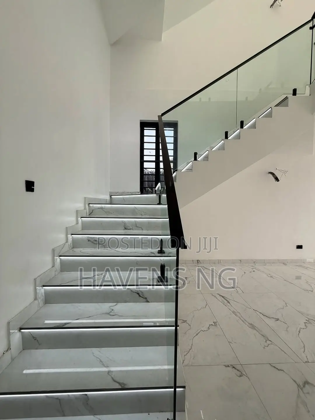 6bdrm Duplex in Ikota for sale in Ikota