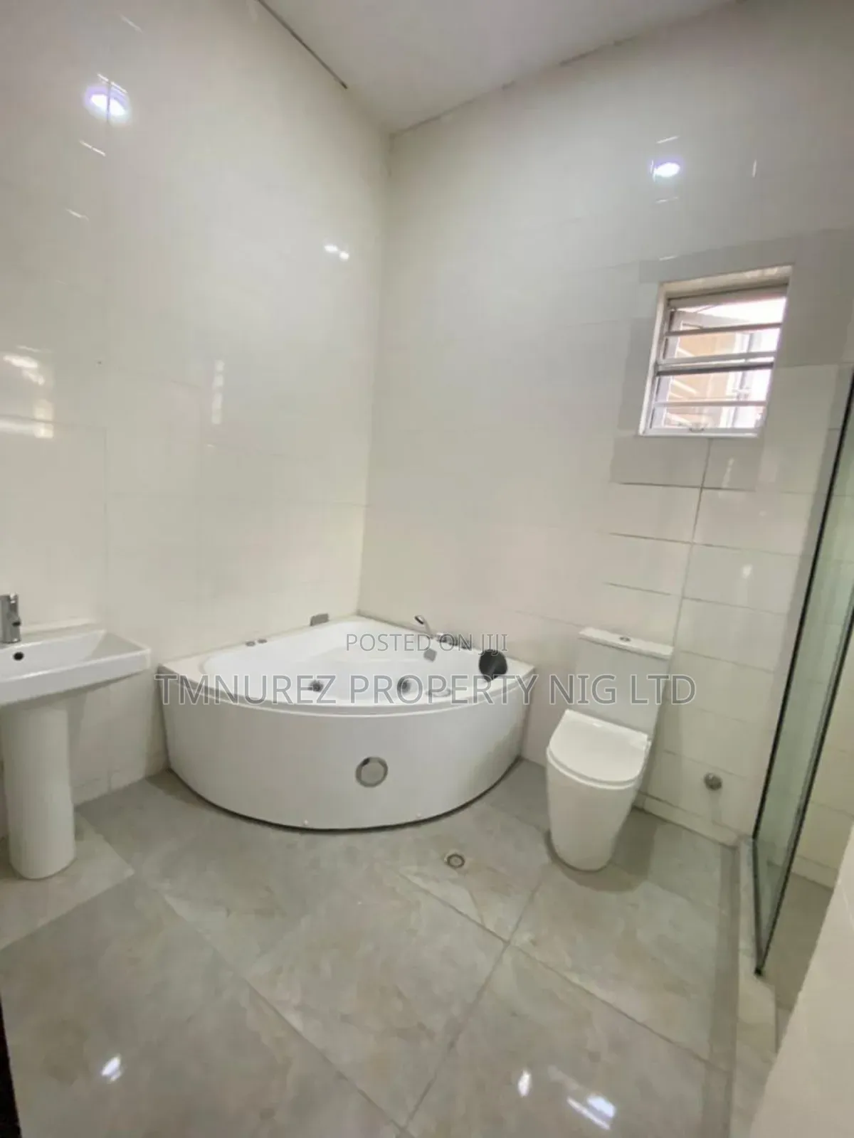 Studio Apartment in Chevron for rent in Chevron
