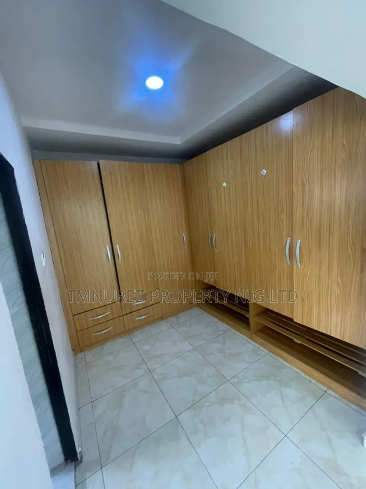4bdrm Duplex in Paradise 3, Chevron for rent in Chevron