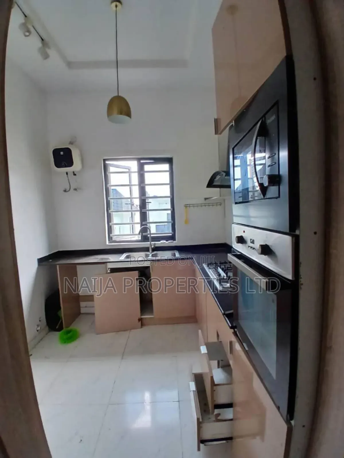 2bdrm Apartment in Chevron Alternative, Lekki for rent in Lekki