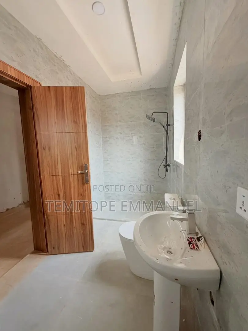 Furnished 5bdrm Duplex in Magodo Gra Phase 2 for sale in GRA Phase 2 Shangisha