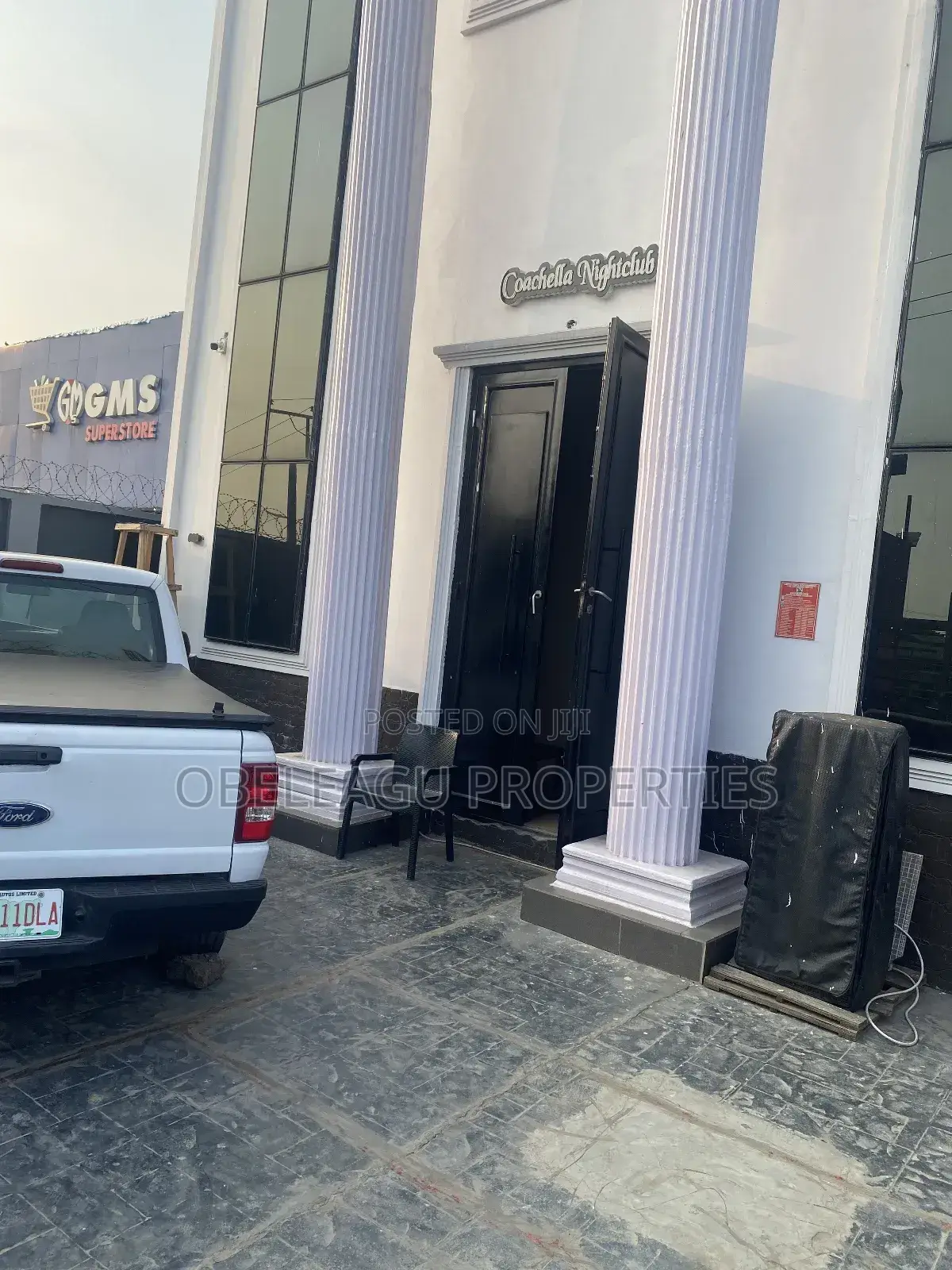 7bdrm Chalet in Along The Road, Ikotun/Igando for sale in Ikotun/Igando