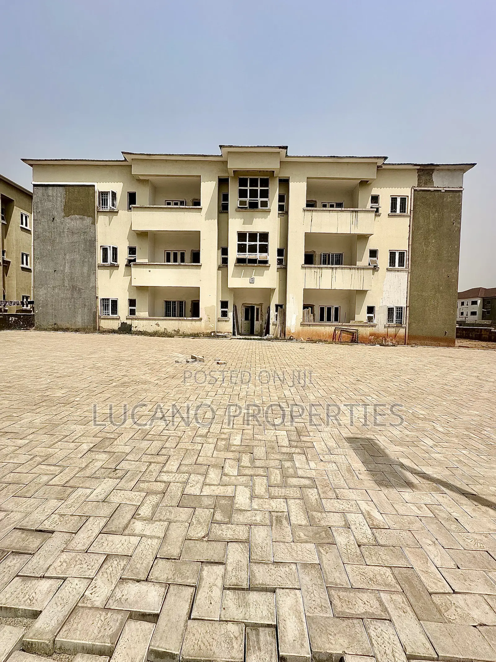 3bdrm Block of Flats in Kukwaba District, Galadimawa for sale in Galadimawa