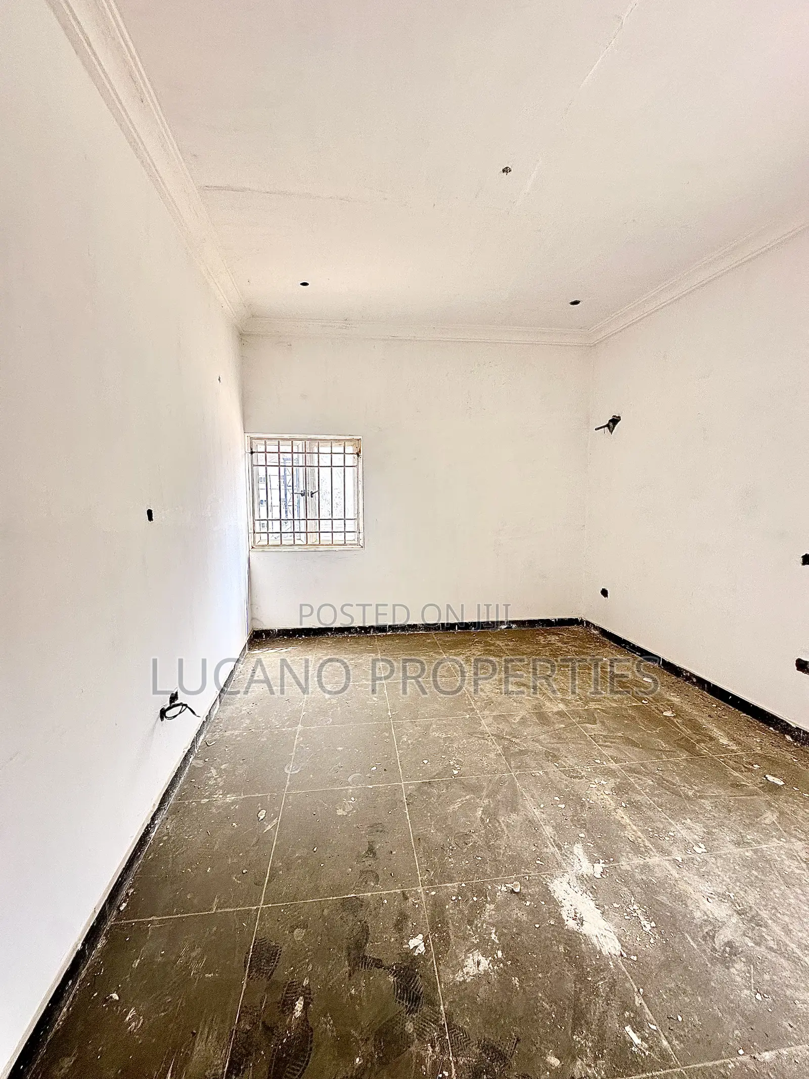 3bdrm Block of Flats in Kukwaba District, Galadimawa for sale in Galadimawa