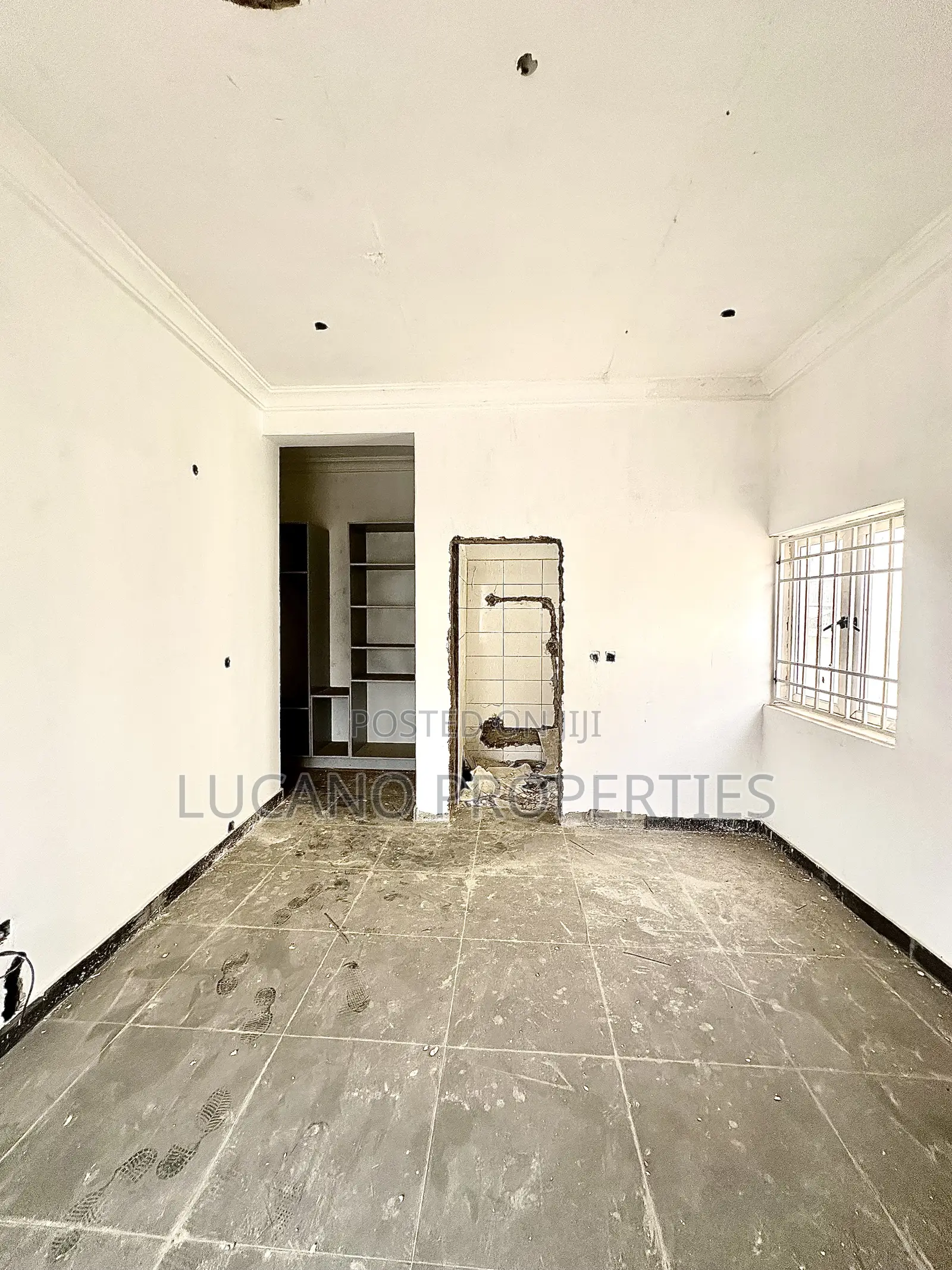 3bdrm Block of Flats in Kukwaba District, Galadimawa for sale in Galadimawa