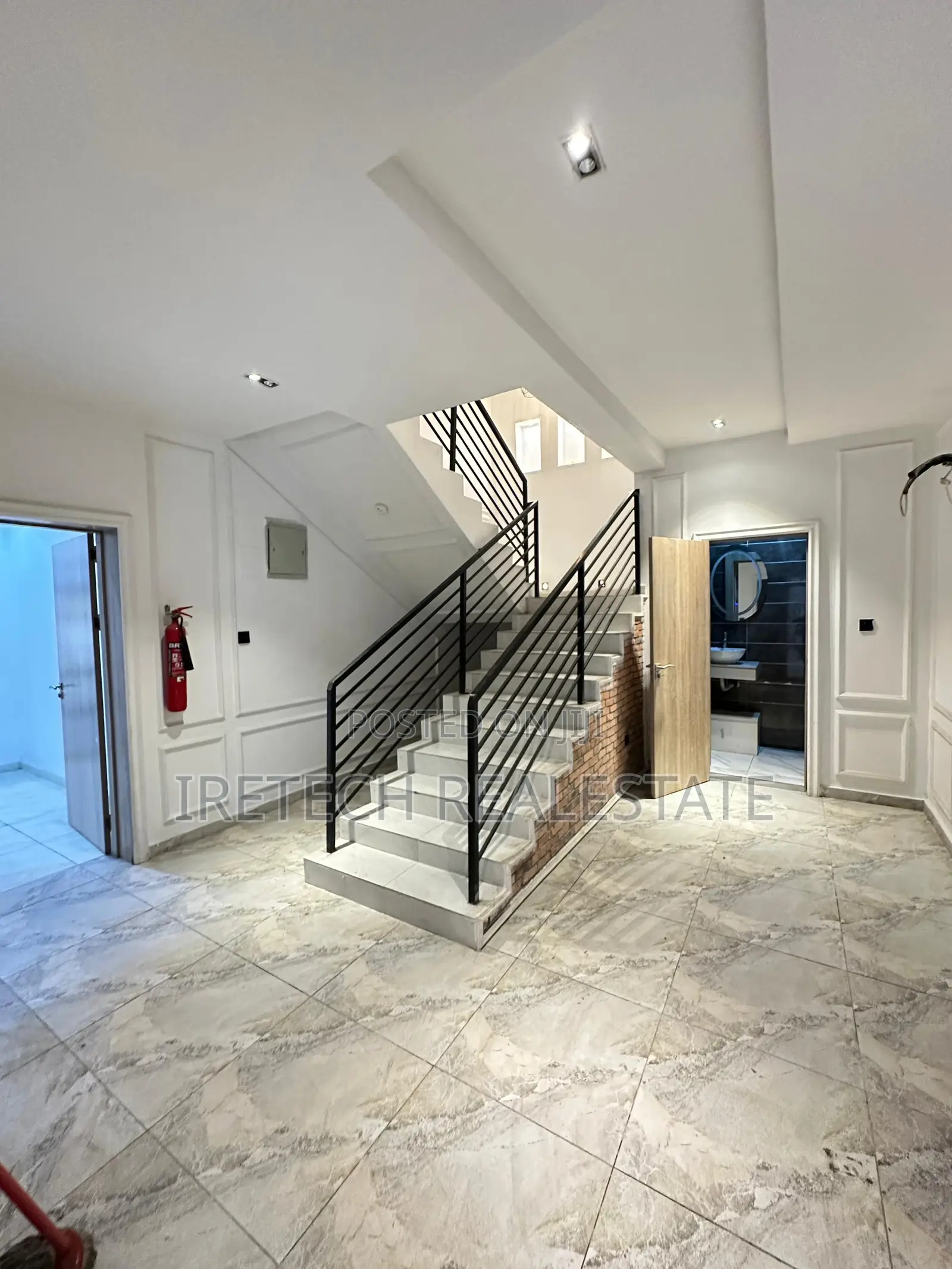 4bdrm Townhouse/Terrace in Ikate for sale in Ikate