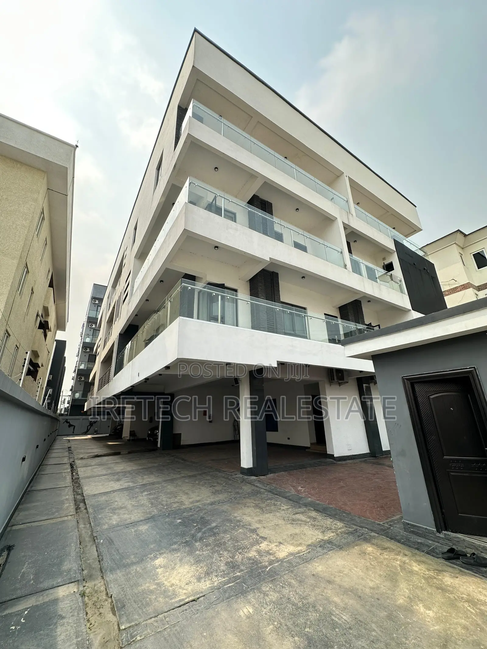 4bdrm Townhouse/Terrace in Ikate for sale in Ikate