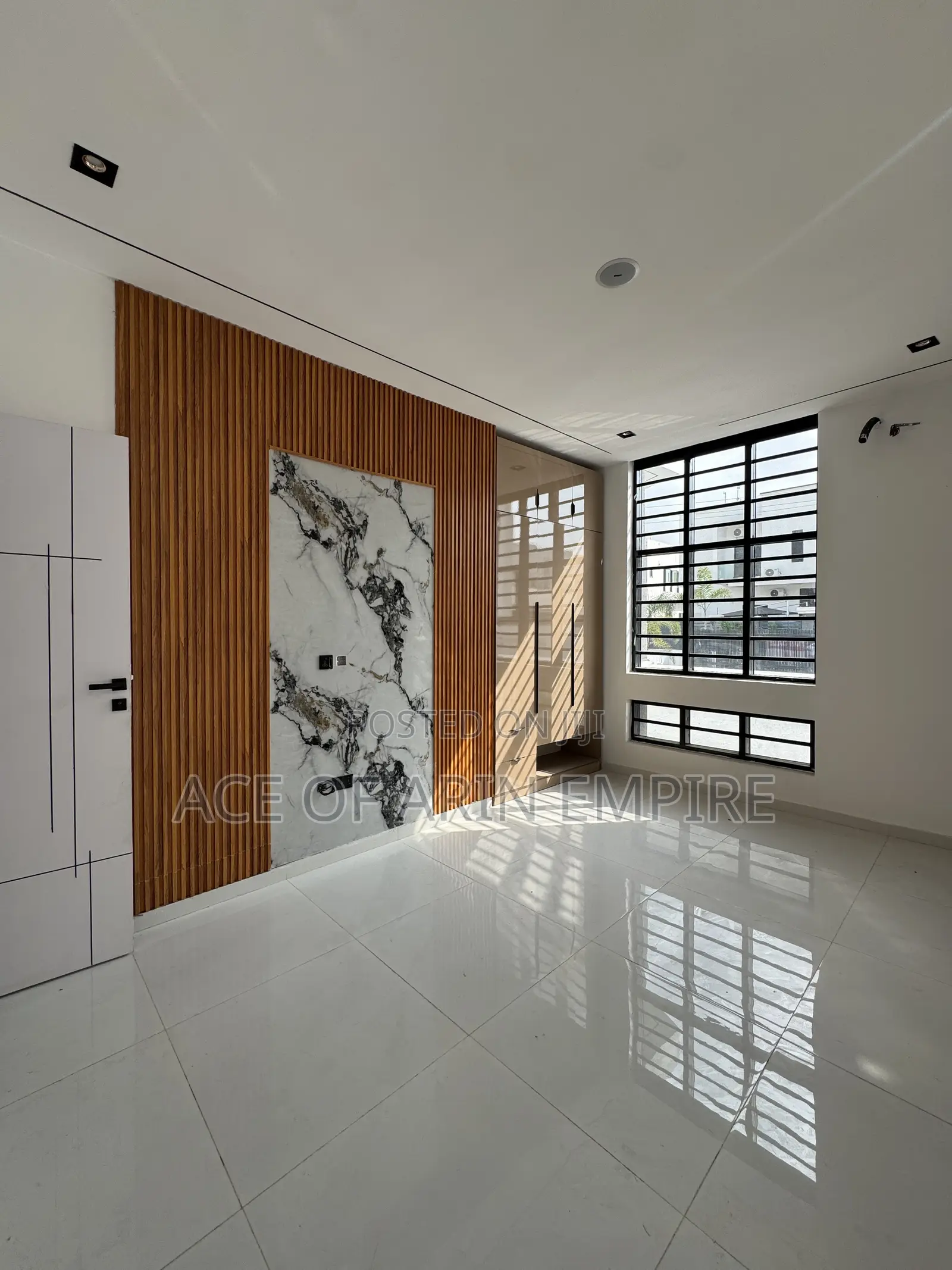 5bdrm Duplex in 2Nd Toll-Gate, Ikota for sale in Ikota