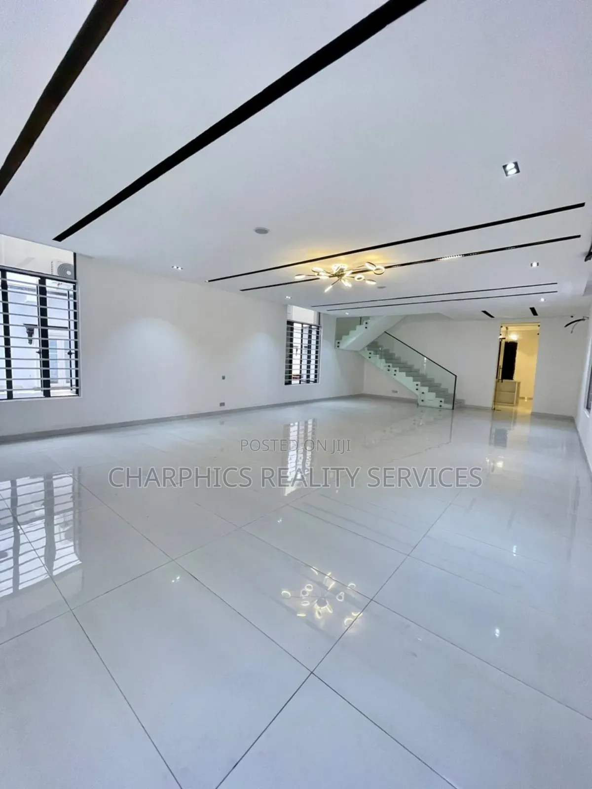 5bdrm Duplex in Lekki Phase 2 for sale in Lekki Phase 2