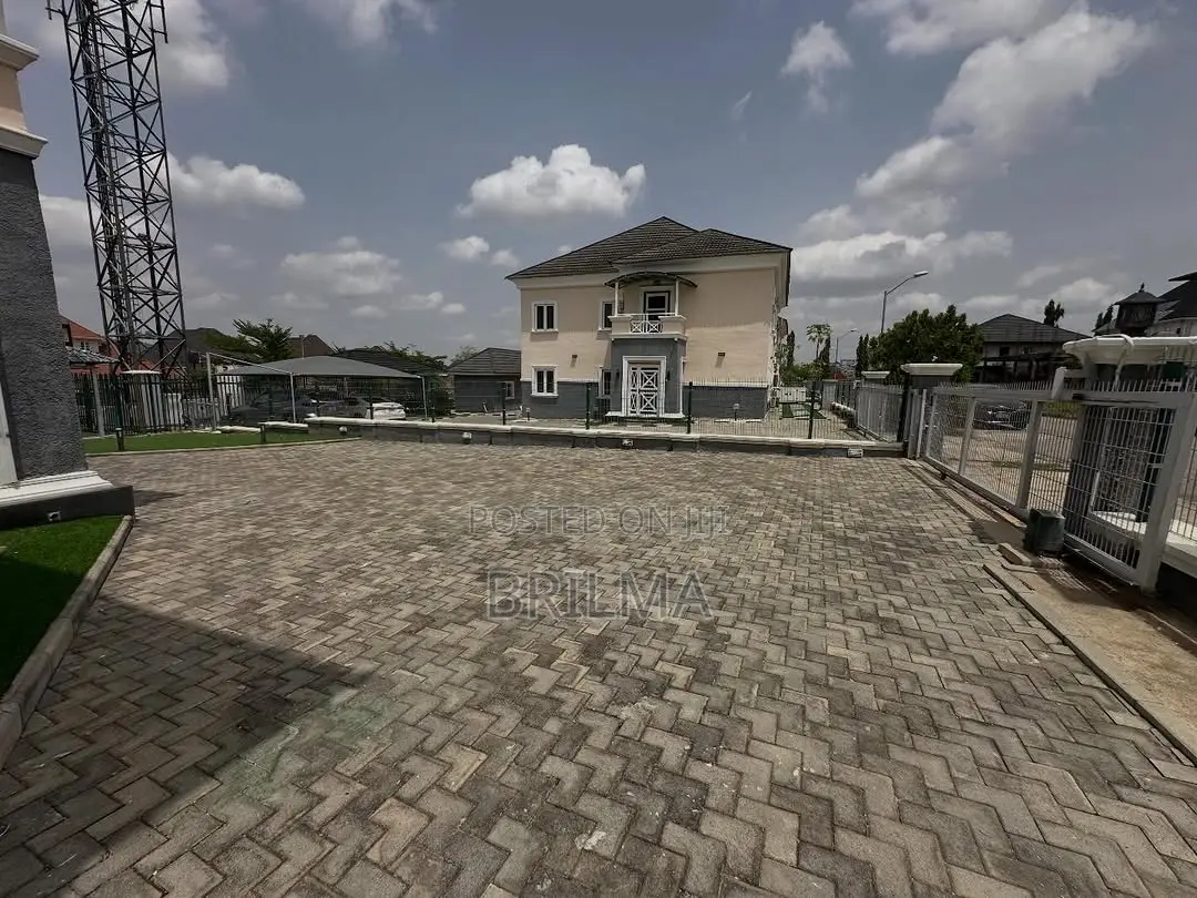 5bdrm Duplex in Life Camp for sale in Life Camp