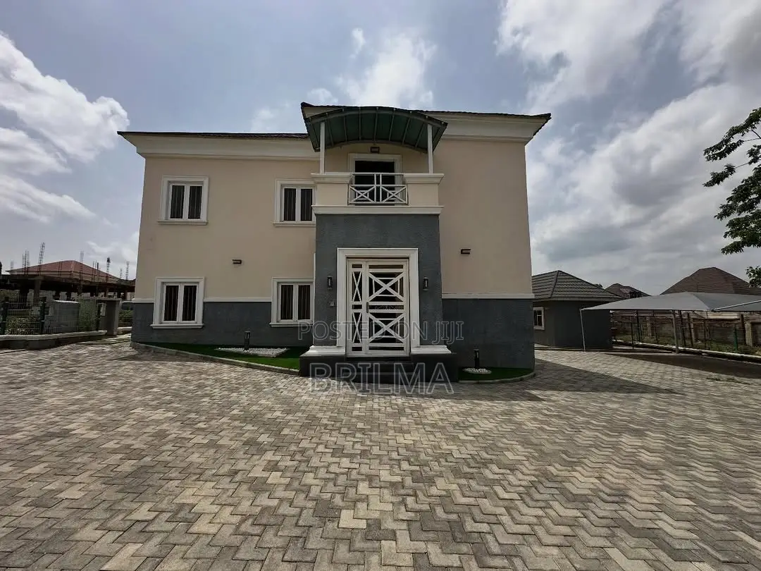 5bdrm Duplex in Life Camp for sale in Life Camp