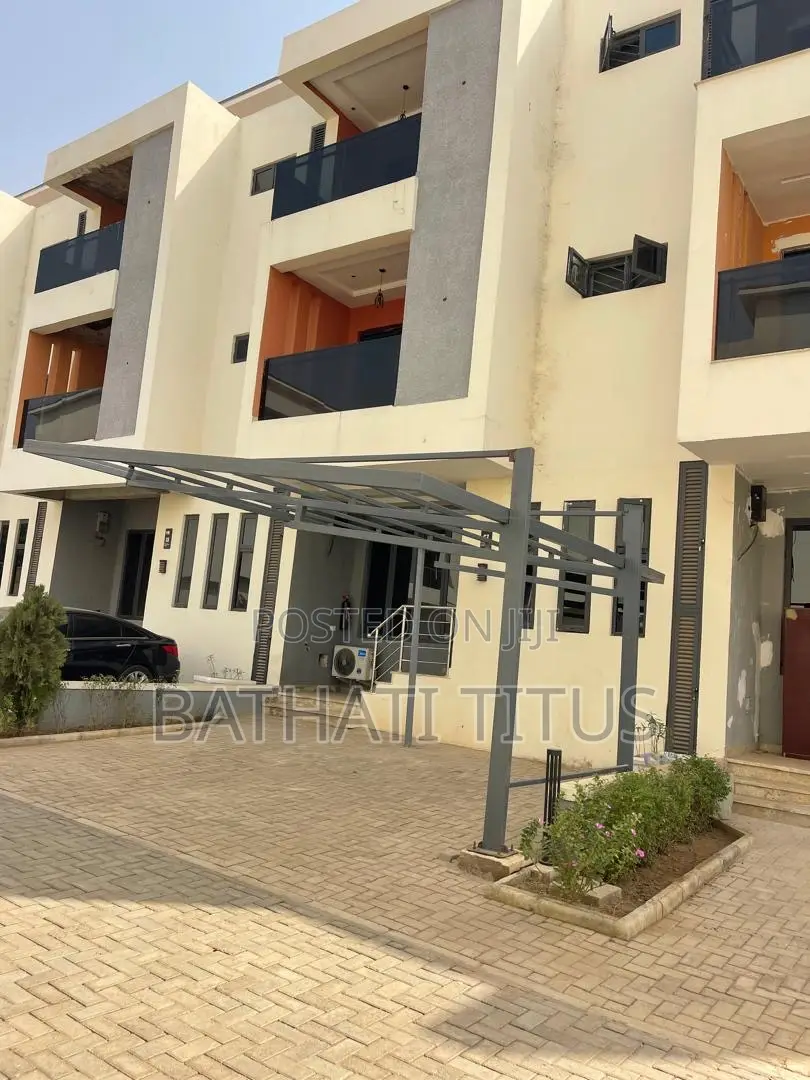 4bdrm Duplex in Life Camp for sale in Life Camp