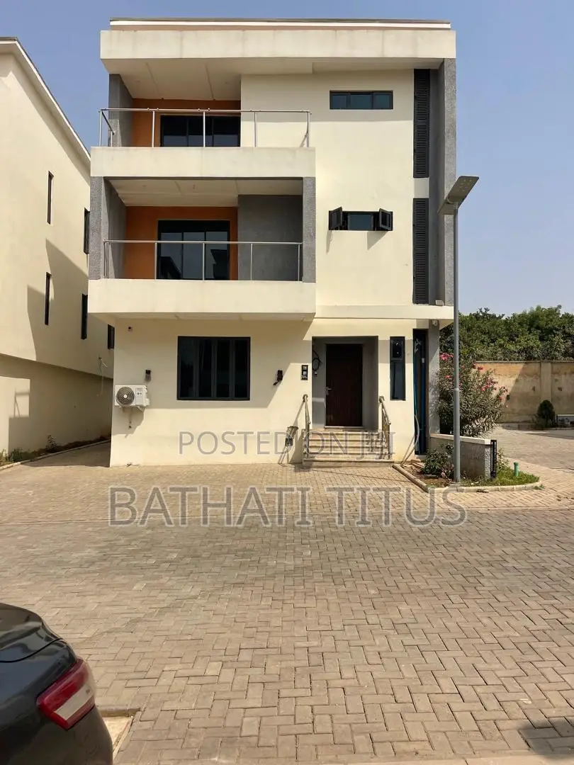 4bdrm Duplex in Life Camp for rent in Life Camp