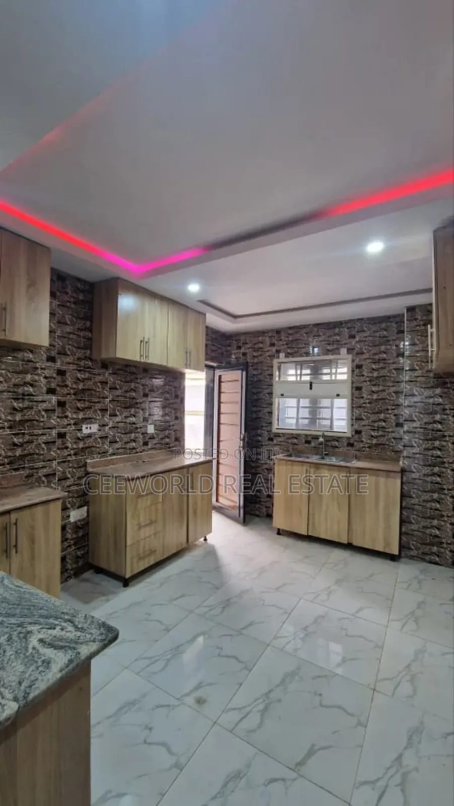 4bdrm Duplex in Emmanuel Estate, Idishin for sale in Idishin