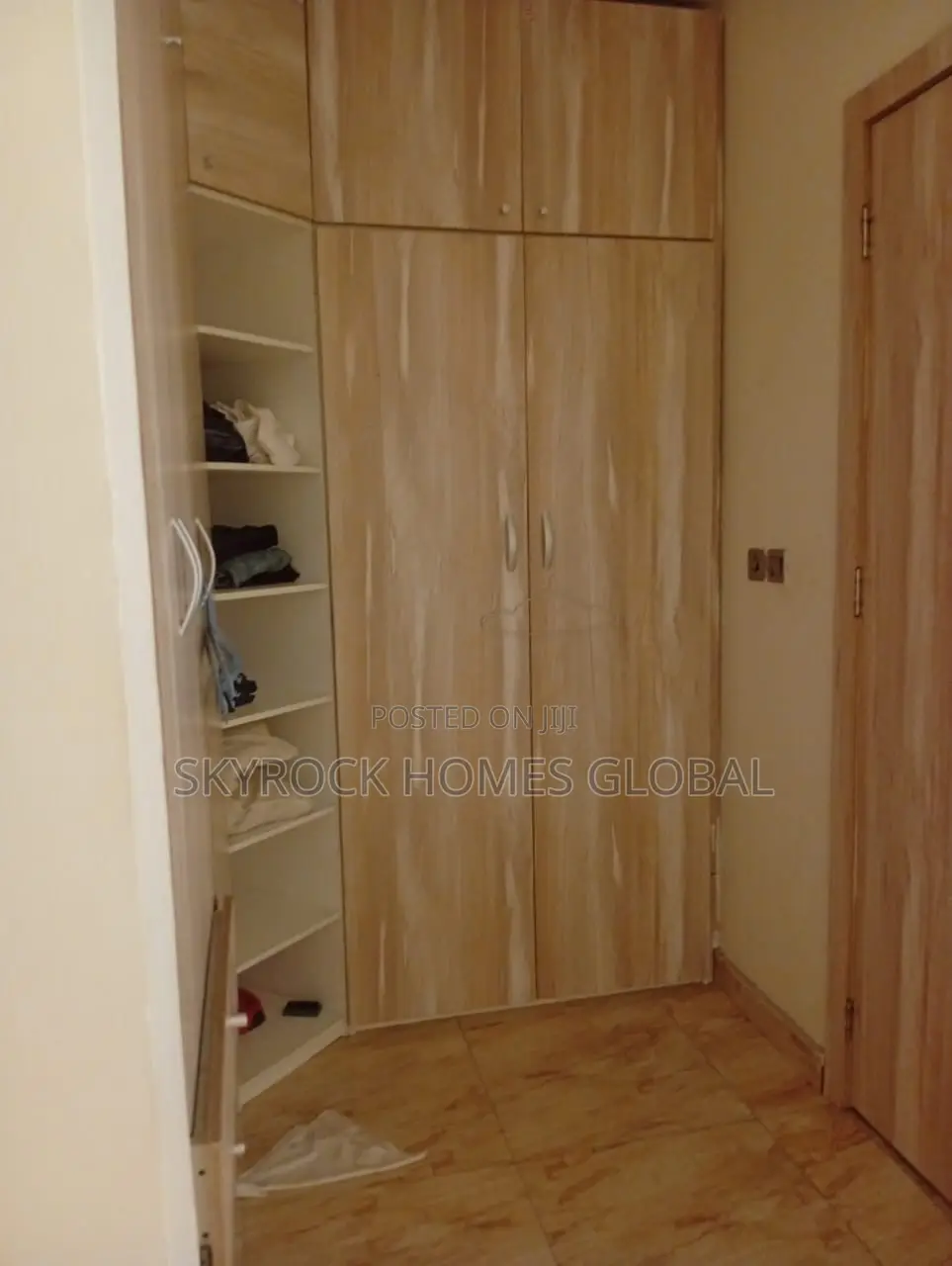 4bdrm Duplex in Chevron for rent in Chevron
