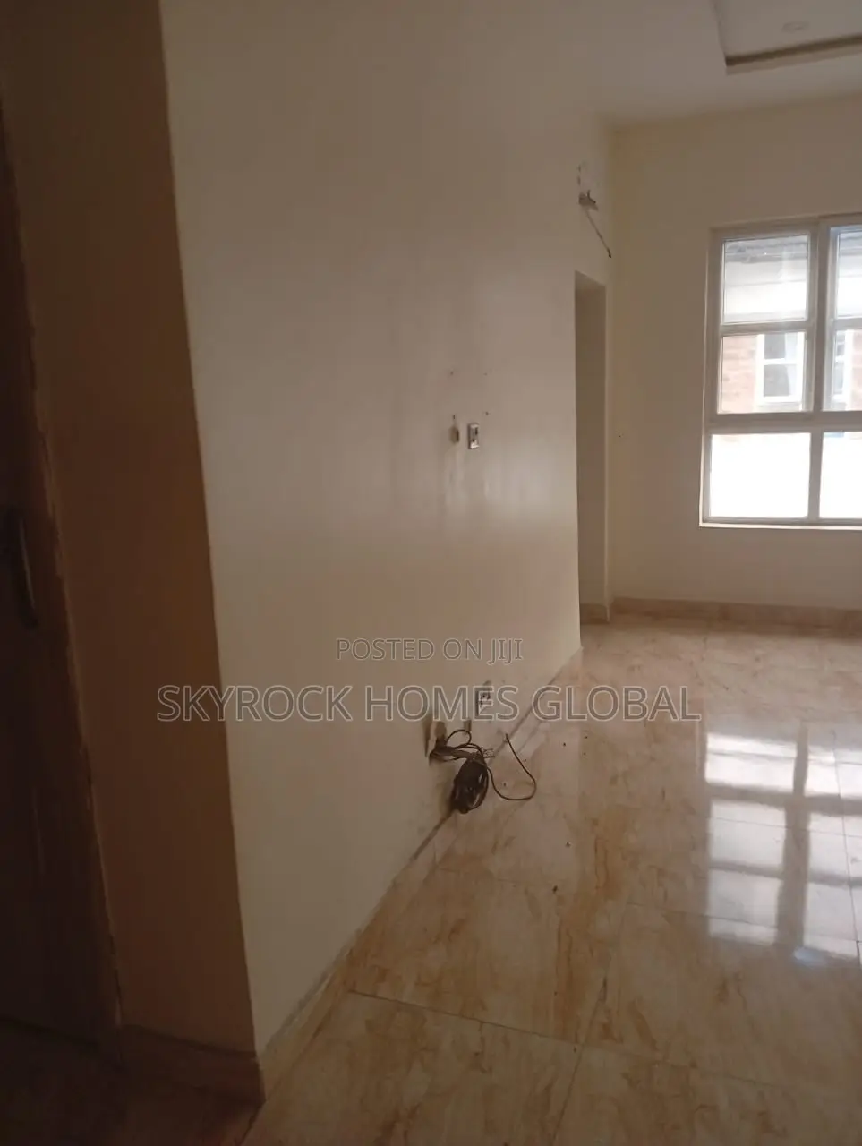 4bdrm Duplex in Chevron for rent in Chevron