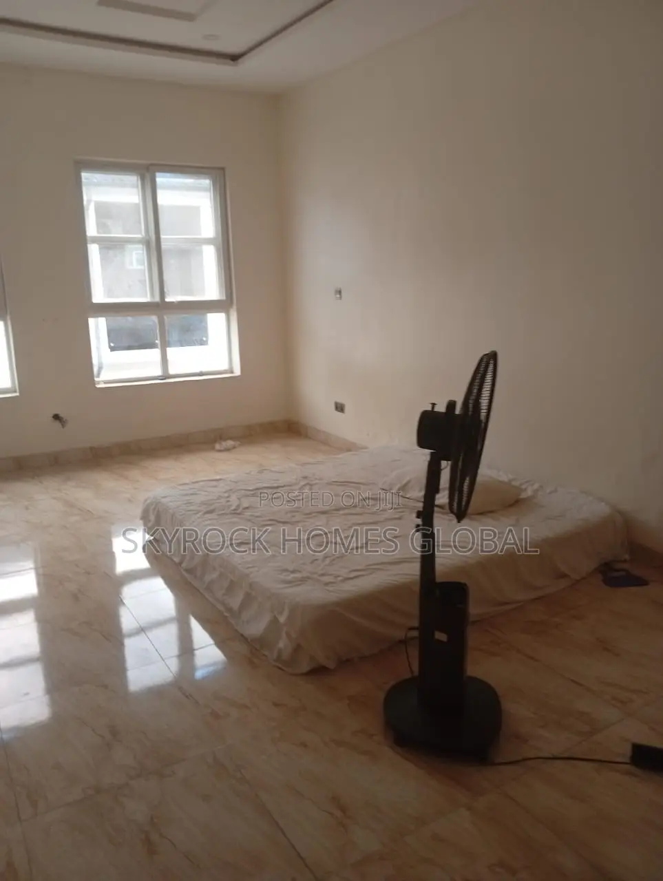 4bdrm Duplex in Chevron for rent in Chevron
