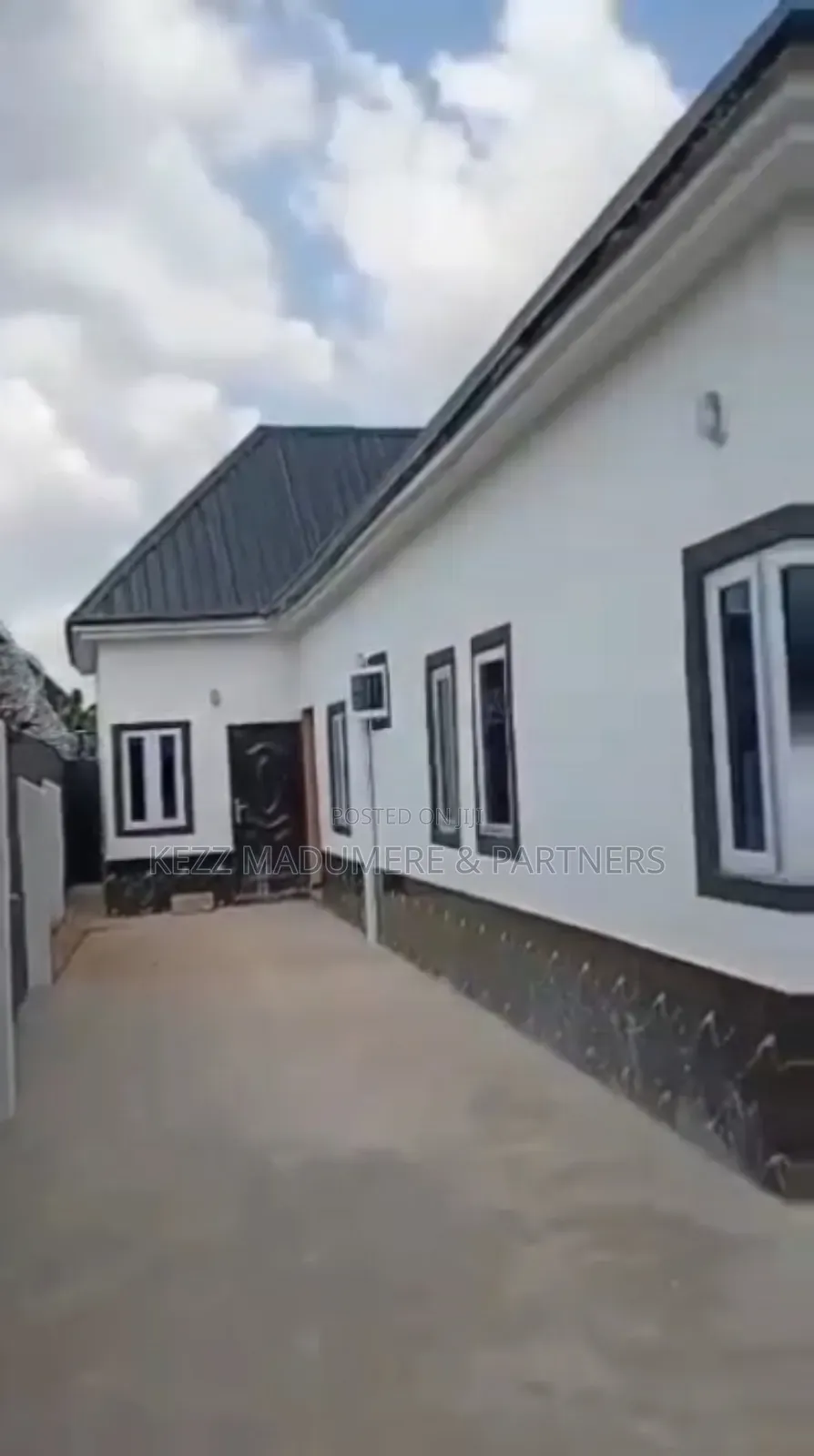 4bdrm Bungalow in Area N, World Bank for sale in Owerri