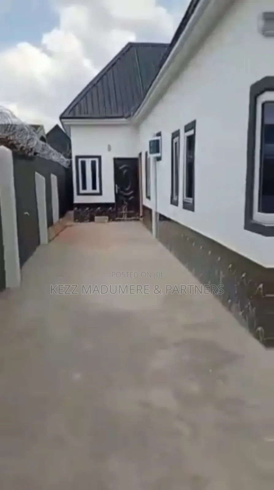 4bdrm Bungalow in Area N, World Bank for sale in Owerri
