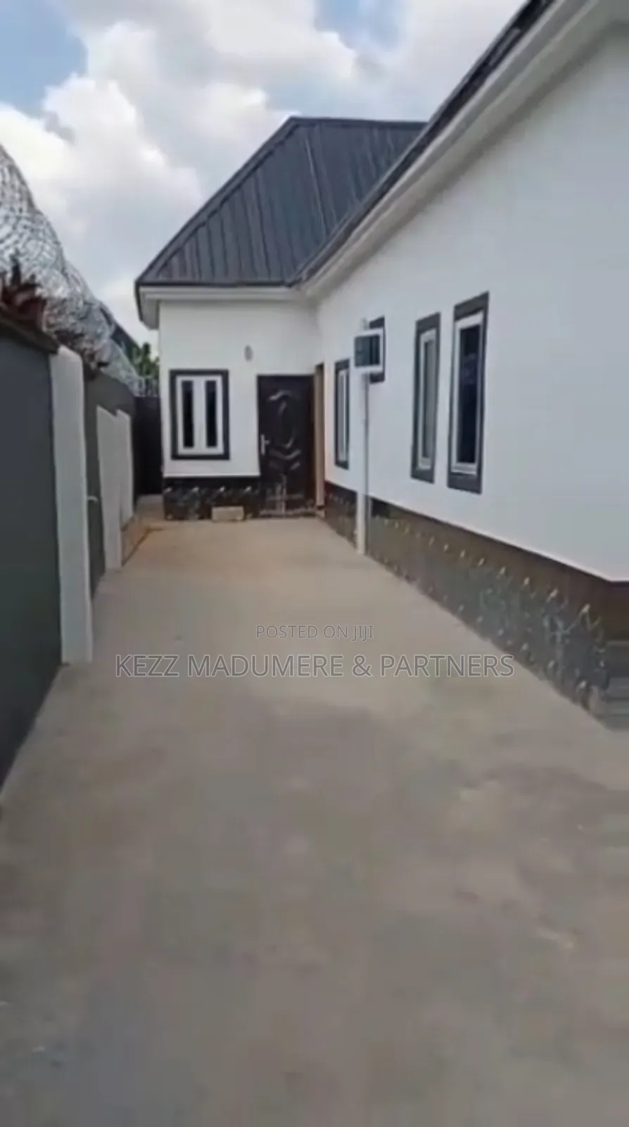 4bdrm Bungalow in Area N, World Bank for sale in Owerri