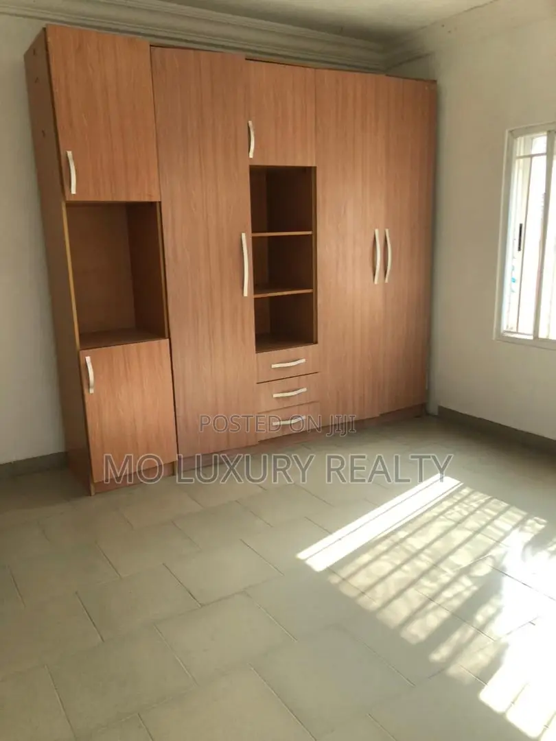 3bdrm Apartment in Ikate for sale in Ikate