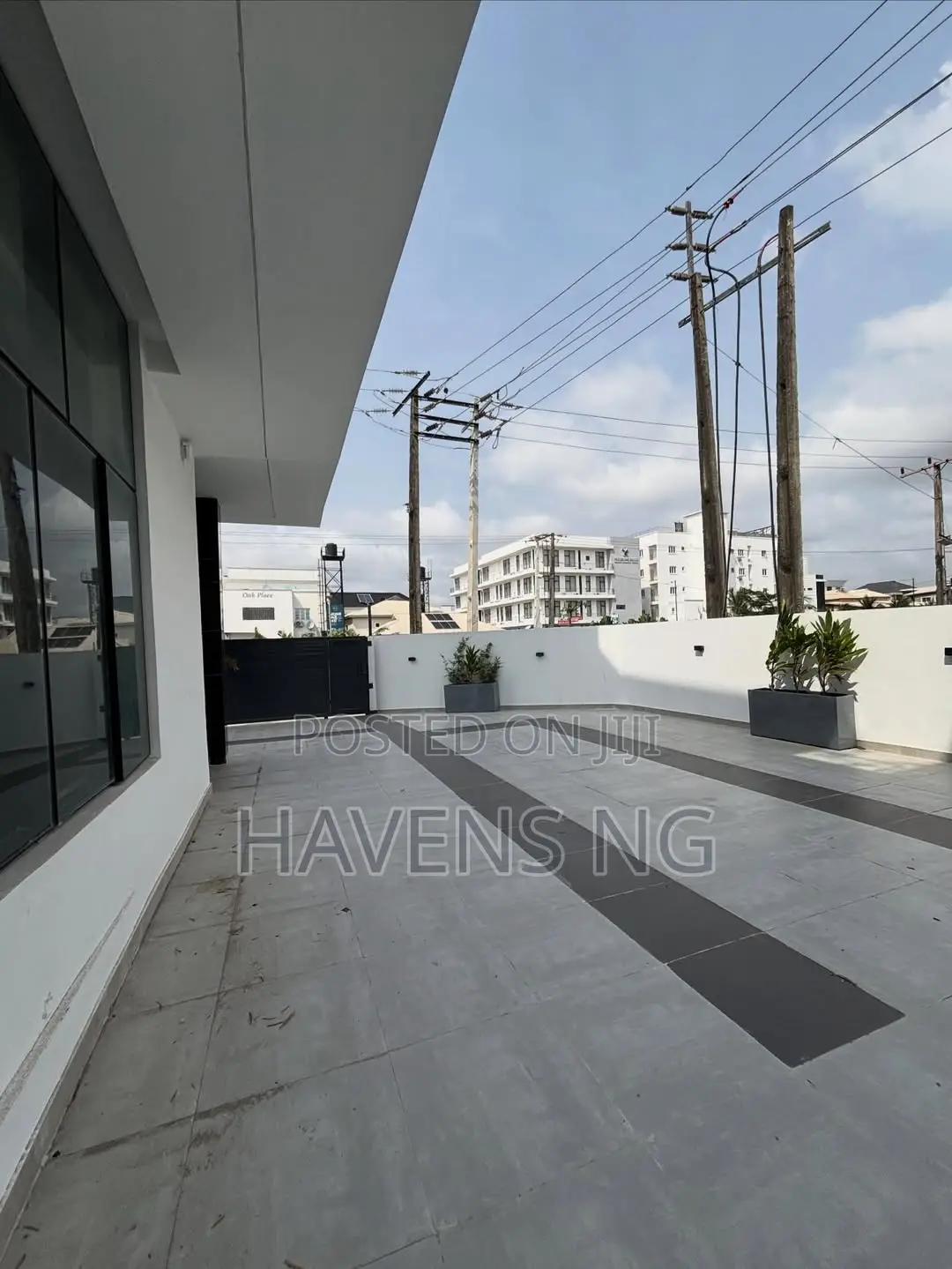 5bdrm Duplex in Ikate for sale in Ikate