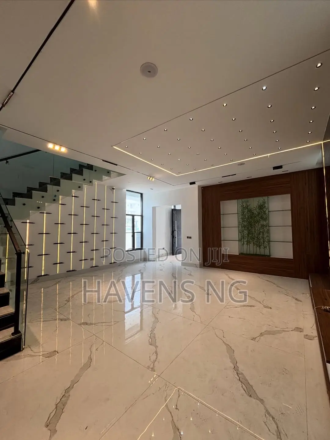 5bdrm Duplex in Ikate for sale in Ikate
